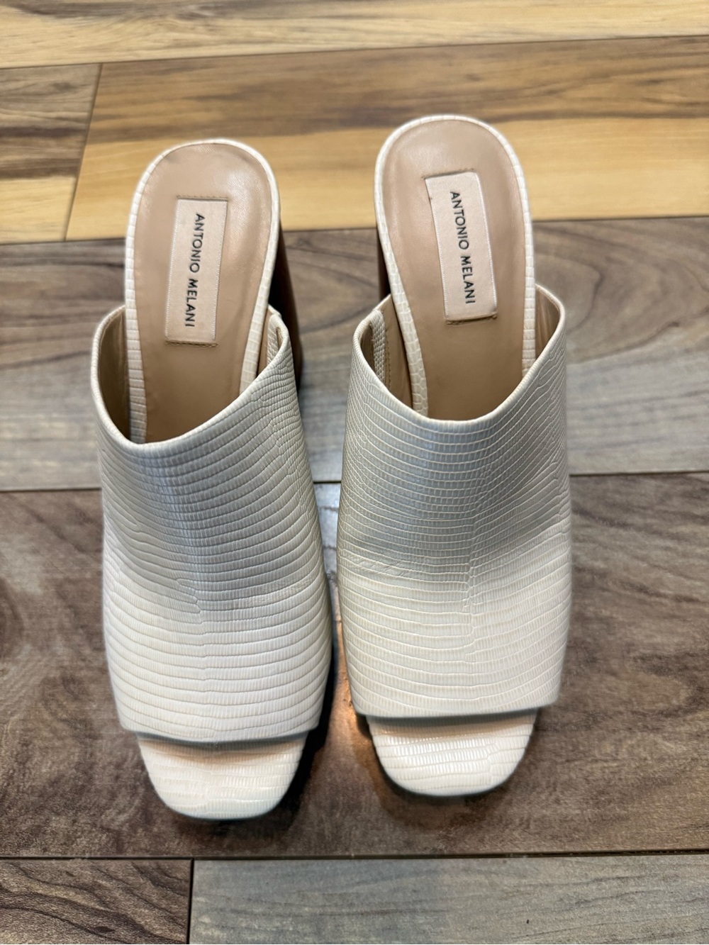 ANTONIO MELANI Cream Textured Open-Toe Slide Mule - Square Toe